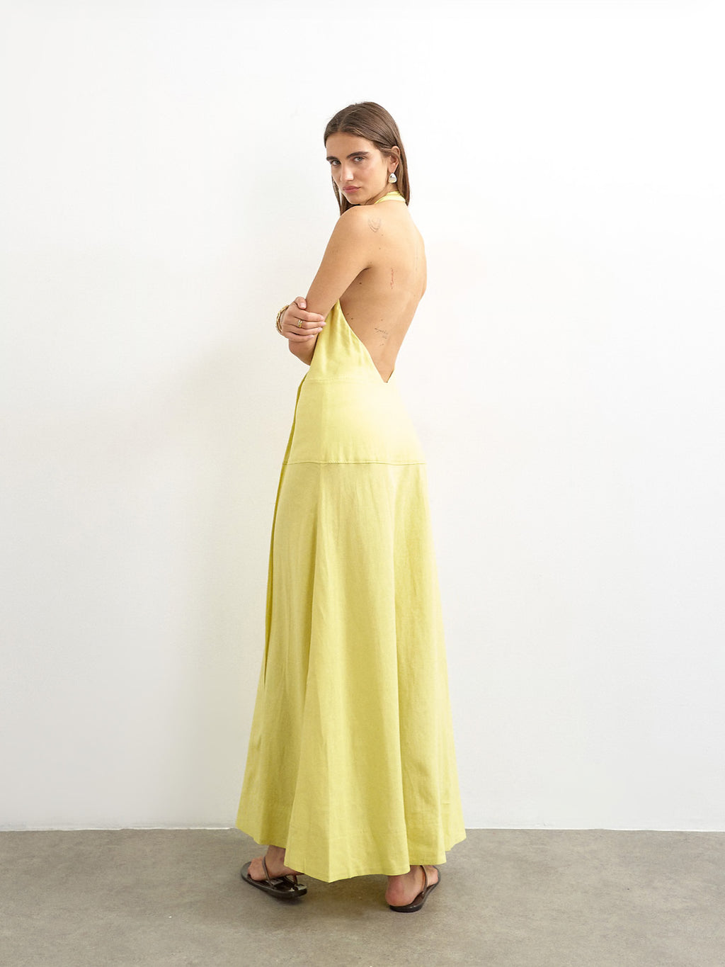 PREMIUM LINEN RICH HALTER NECK WRAP MAXI DRESS