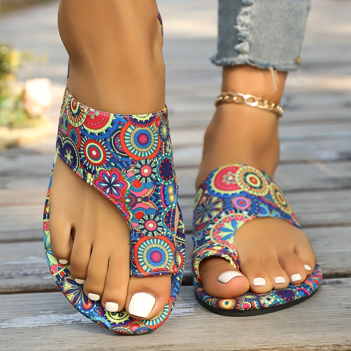 Boho Flat Sandals with Paisley Print and Toe Loop