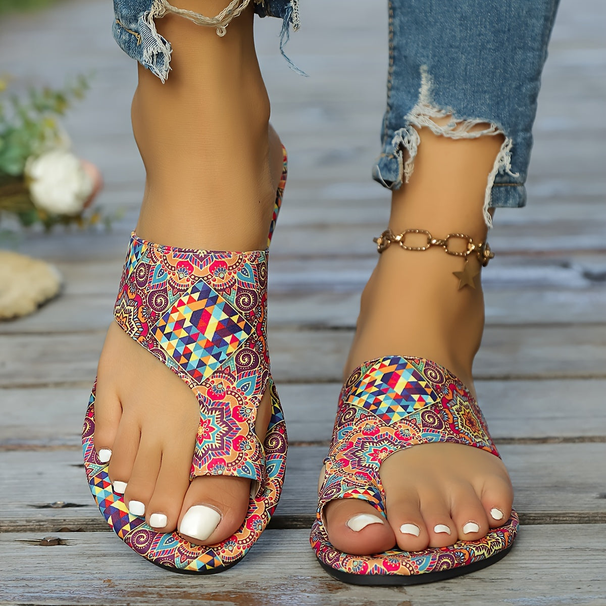 Boho Flat Sandals with Paisley Print and Toe Loop