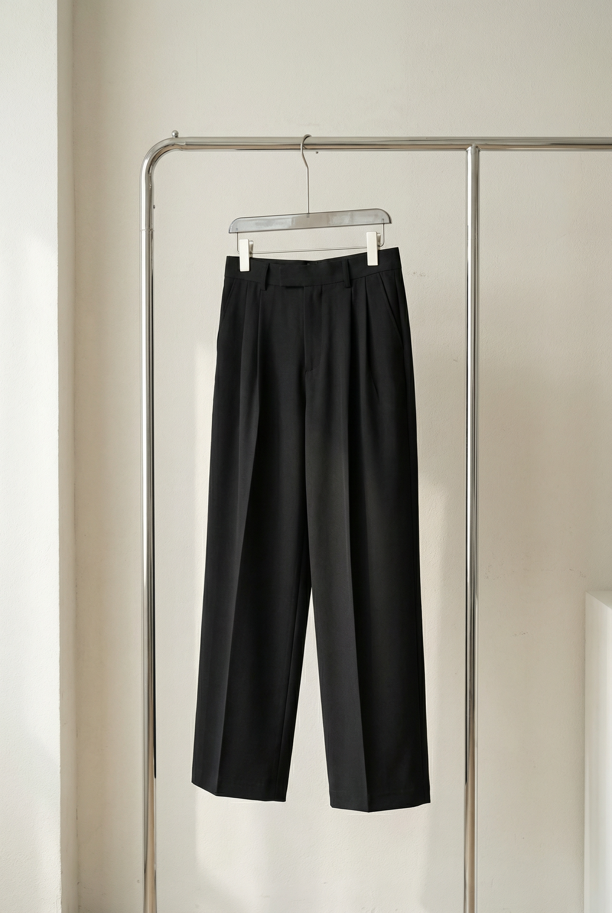 Men's High Waisted Pleated Trousers