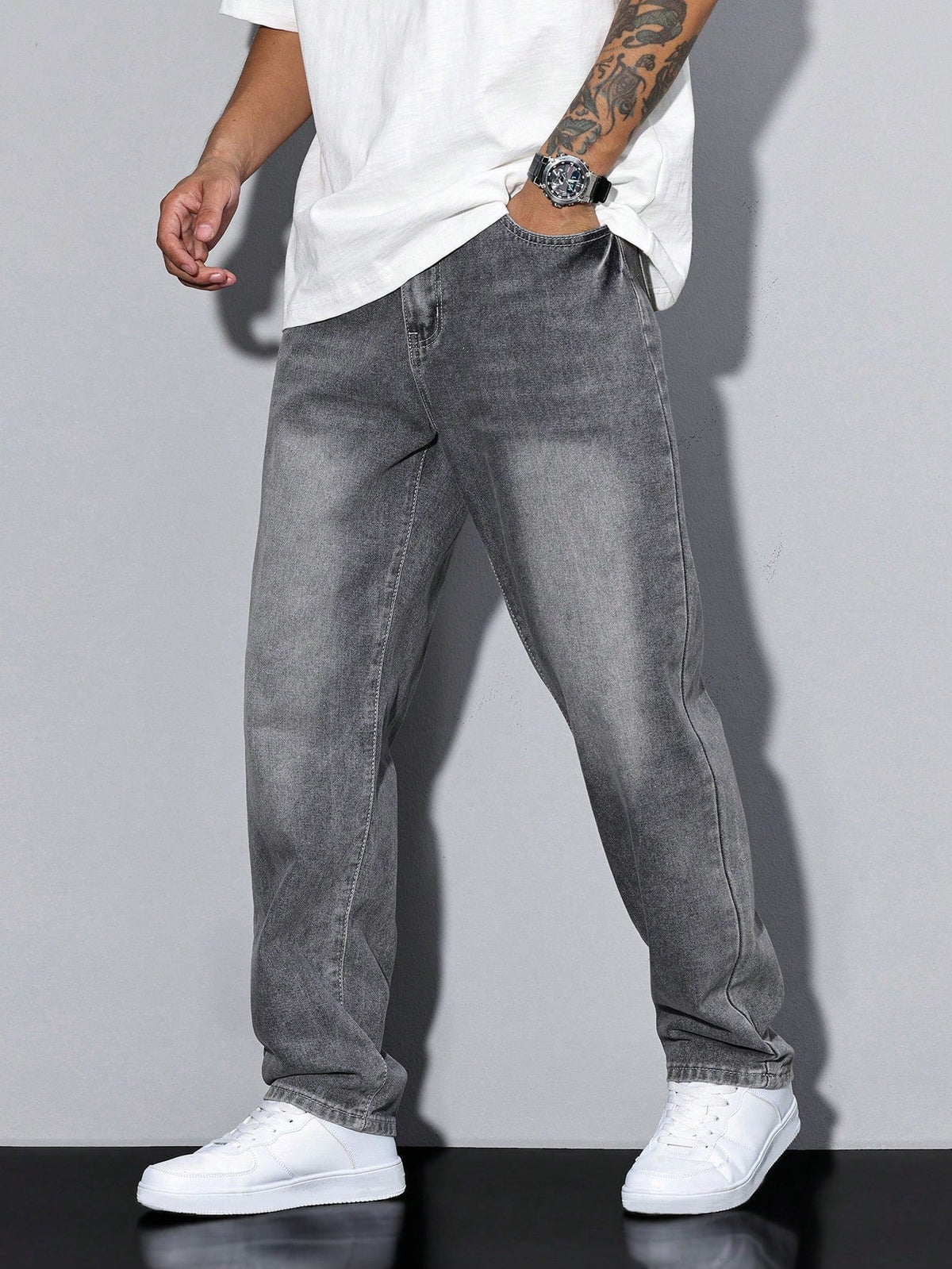 Men's Relaxed Straight Leg Jeans