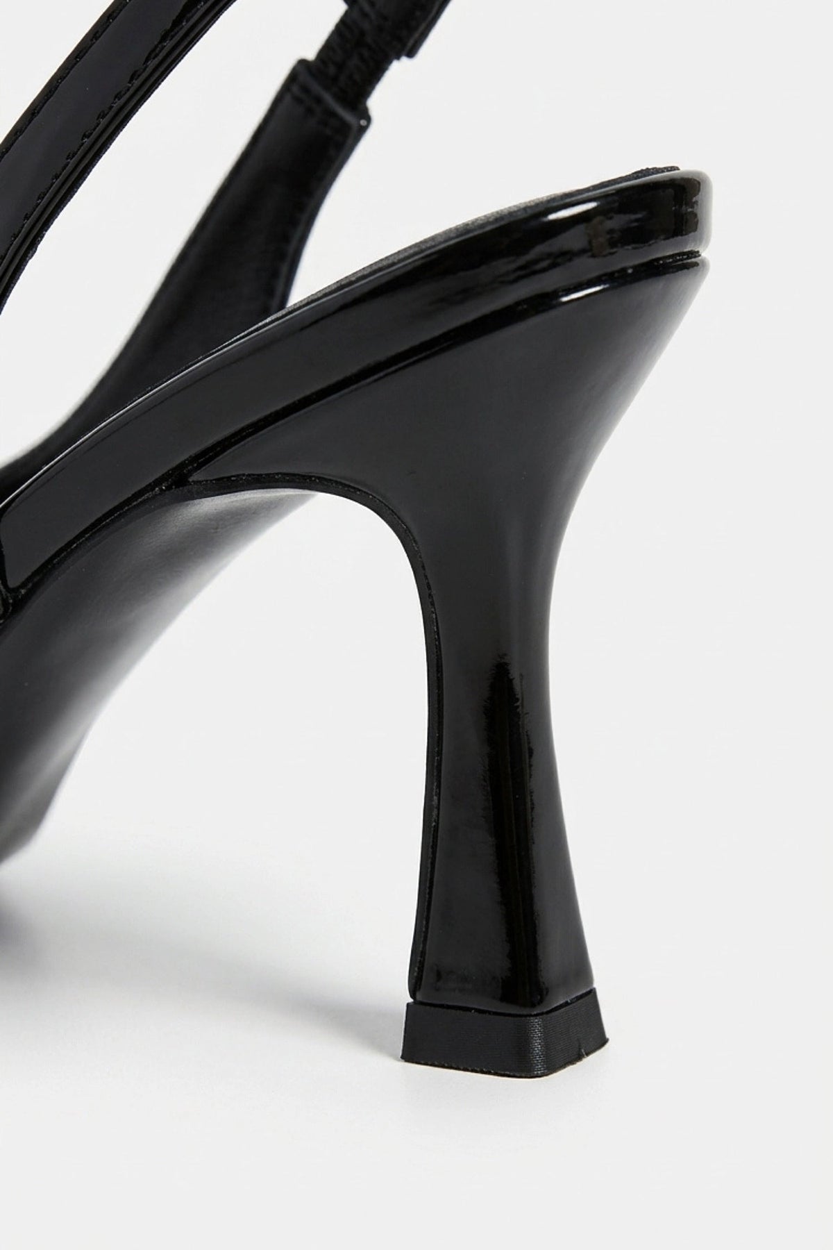 Pointed Toe Slingback Heels