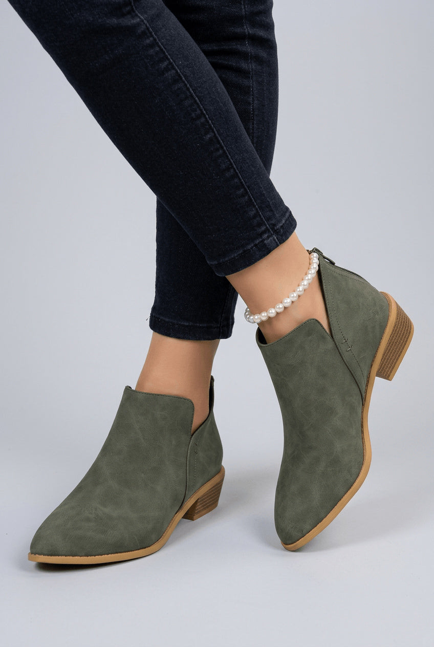 Women's Zip-Up Block Heel Pointed Toe Ankle Boots