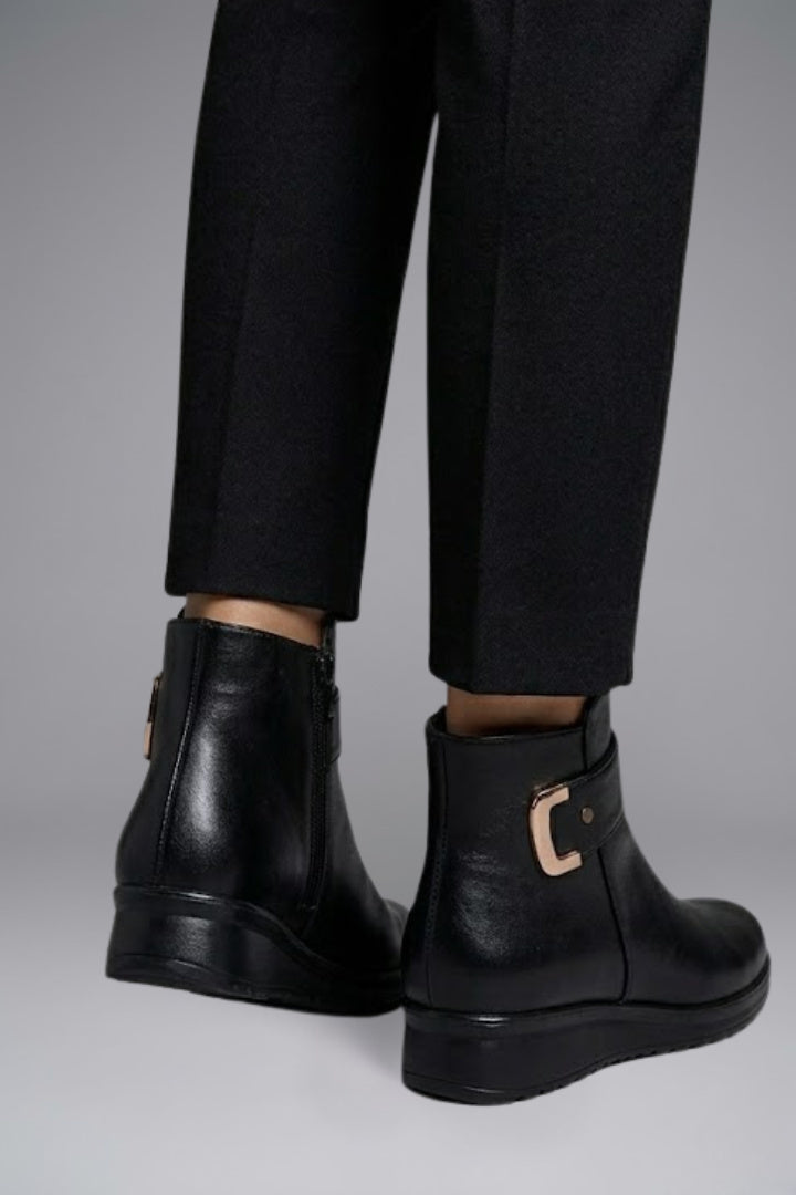 Women's Zip-Up Leather Wide Ankle Boots